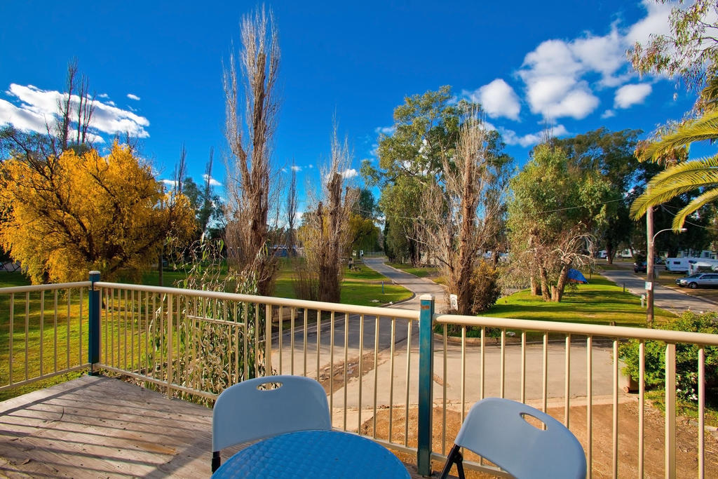Wagga Wagga Beach Caravan Park Hotel Room photo