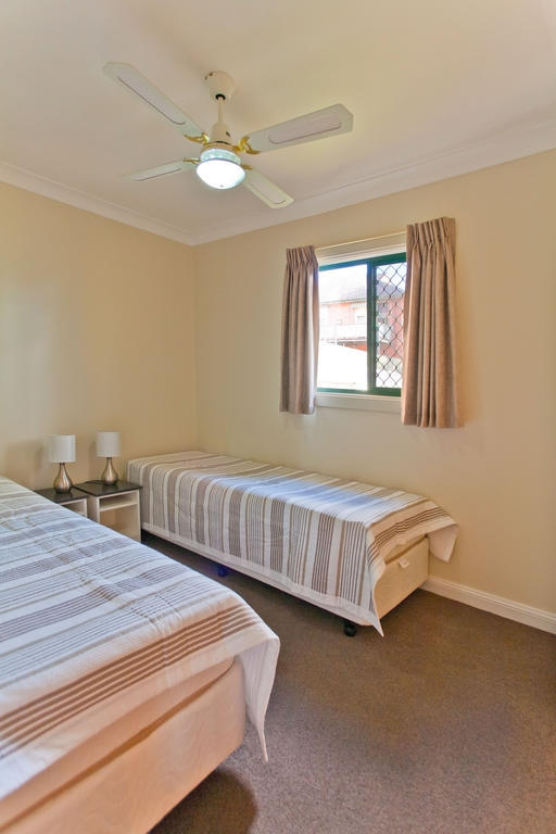 Wagga Wagga Beach Caravan Park Hotel Room photo